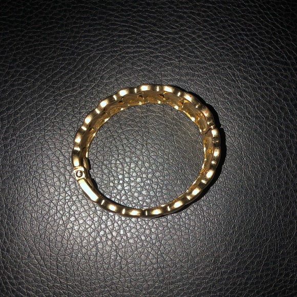Gold Bracelet - Picture 2 of 3